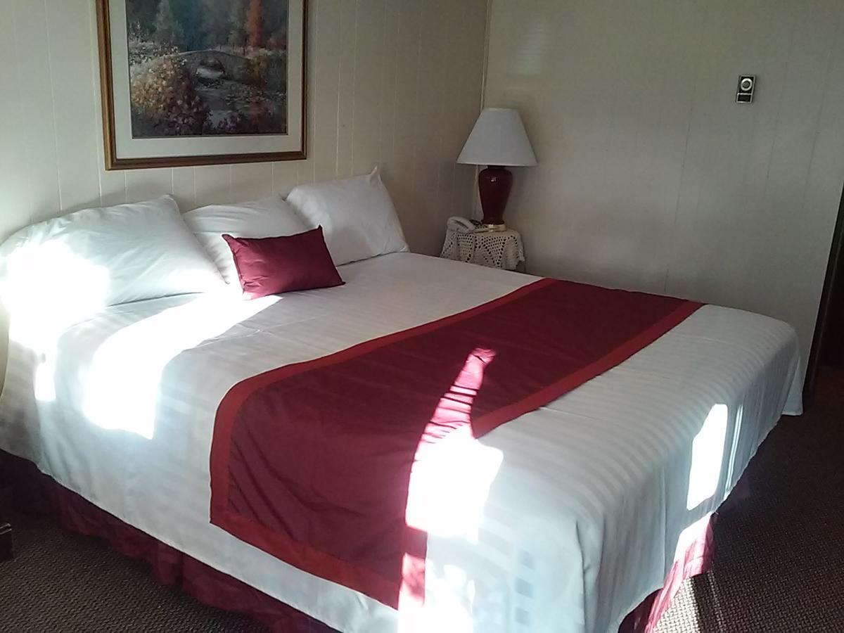 Hillsdale Holiday House Motel מראה חיצוני תמונה