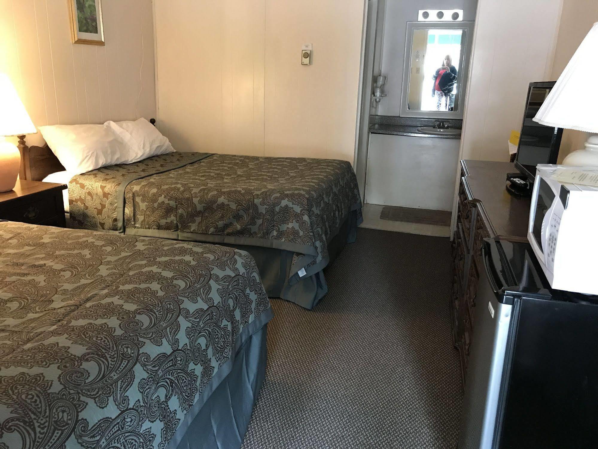 Hillsdale Holiday House Motel מראה חיצוני תמונה