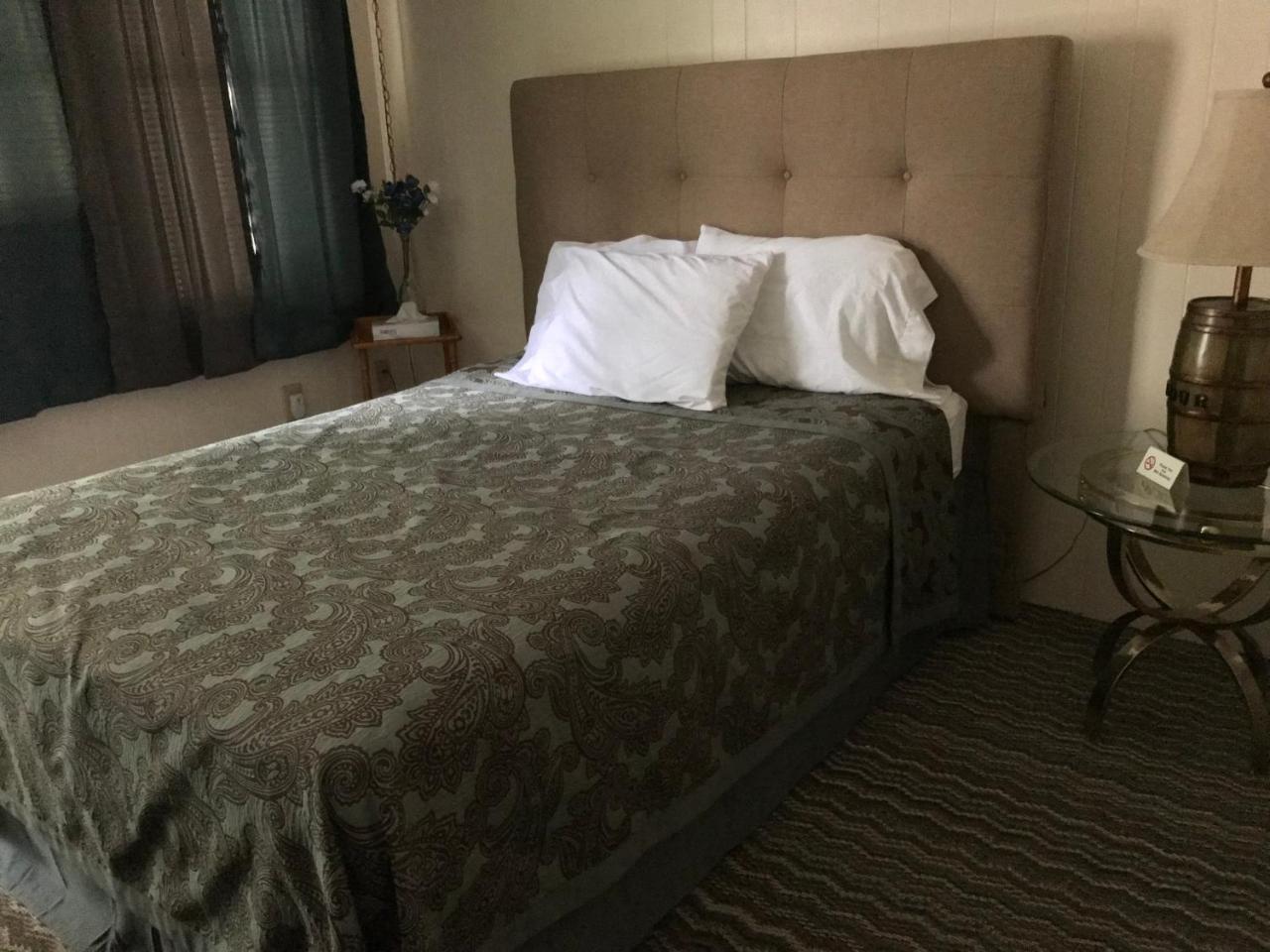 Hillsdale Holiday House Motel מראה חיצוני תמונה